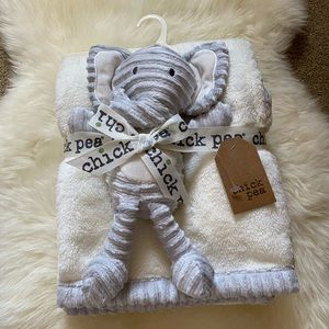 NWT Chick Pea Stuffed Animal & Blanket Set